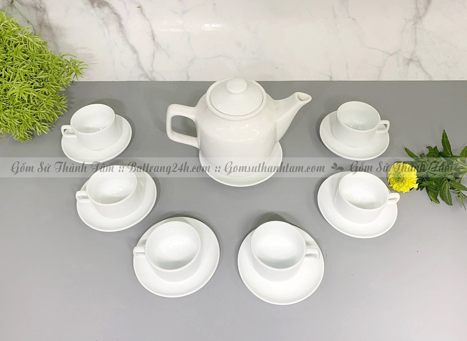 Chuyên giao buôn bán sỉ, bán số lượng nhiều bộ ấm chén men trắng sứ dáng vuông cao đẳng cấp