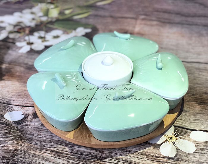 Địa chỉ mua khay sứ đựng mứt tết gốm Bát Tràng nhiều màu sắc đẹp mắt, chất lượng dày dặn, cao cấp, giá rẻ