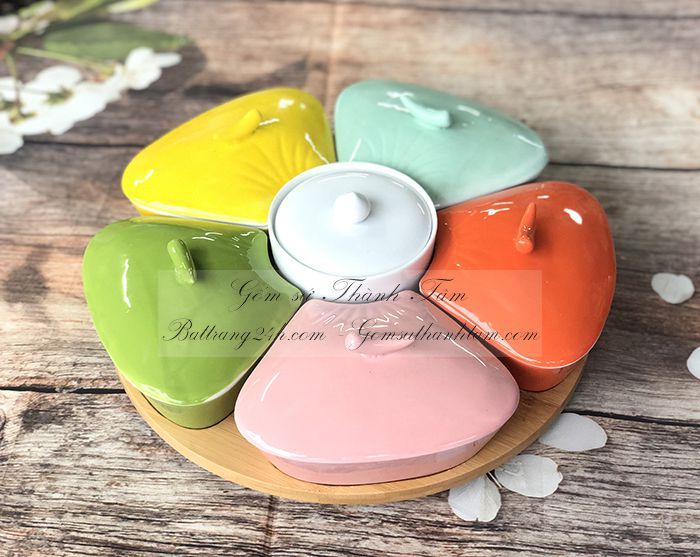 Địa chỉ mua khay sứ đựng mứt tết gốm Bát Tràng nhiều màu sắc đẹp mắt, chất lượng dày dặn, cao cấp, giá rẻ