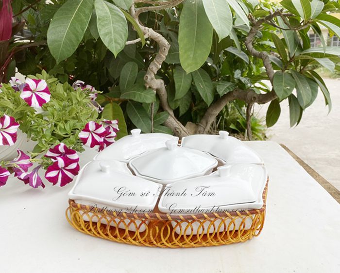 Mua khay sứ đựng mứt tết màu men trắng gốm Bát Tràng cao cấp, chất lượng dày dặn, đảm bảo an toàn sức khỏe đẹp mắt, giá rẻ