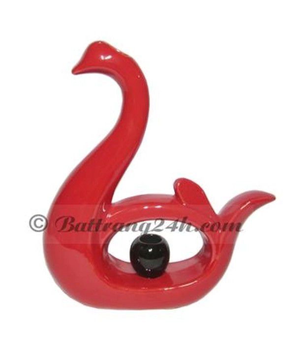 Bình hoa Bát Tràng được cách điệu từ hình ảnh chim thiên nga Bình hoa Bát Tràng được cách điệu từ hình ảnh chim thiên nga