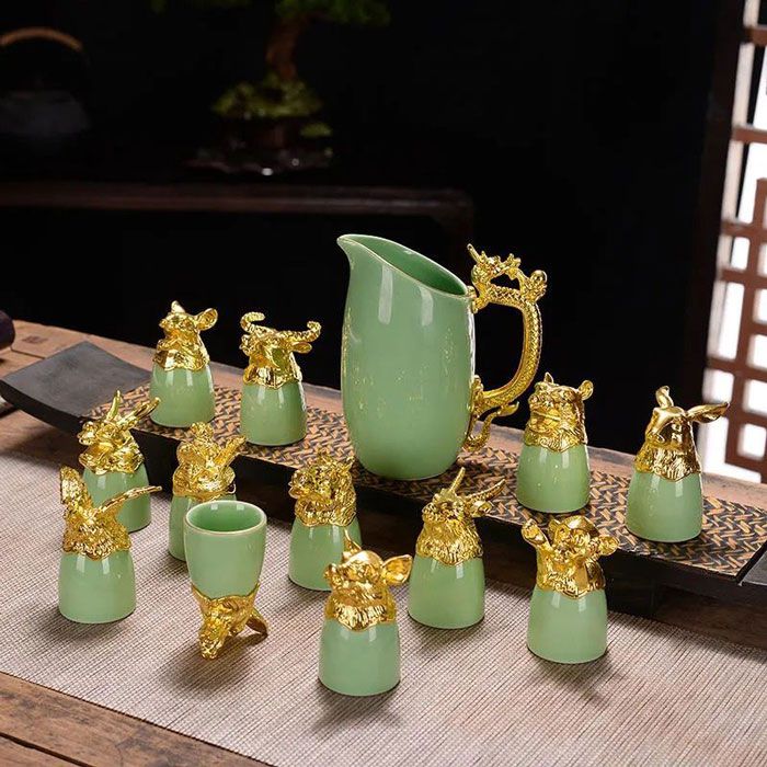 Bình rượu 12 con giáp mang ý nghĩa sâu sắc về phong thủy Bình rượu 12 con giáp mang ý nghĩa sâu sắc về phong thủy