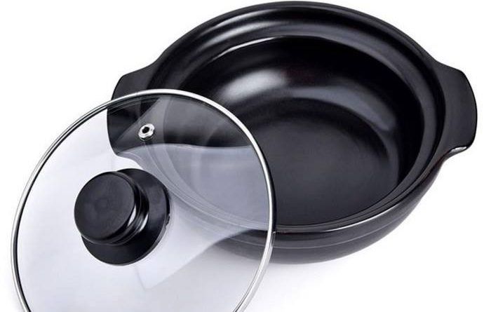 Lần đầu tiên sử dụng nồi đất bạn nên dùng nồi để nấu cháo để “khai nồi” luôn Lần đầu tiên sử dụng nồi đất bạn nên dùng nồi để nấu cháo để “khai nồi” luôn
