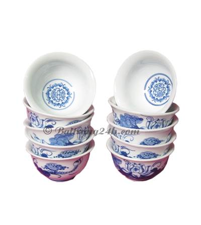 Bát cúng cơm đặt trên ban thờ gia tiên gốm Bát Tràng